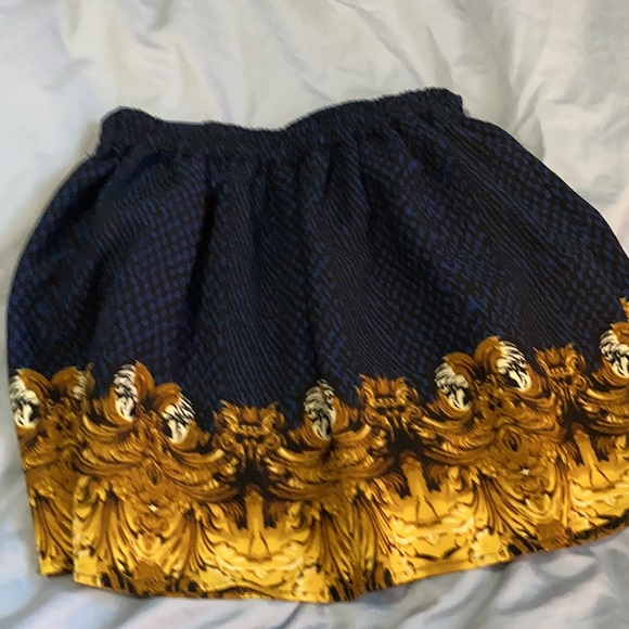 Skirt - Picture 3 of 4